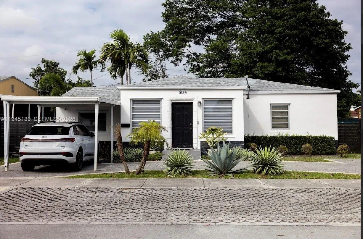 2 bedroom 1 bath for sale at 3135 NW 18th St, Miami FL 33125