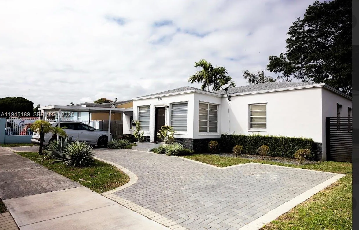 3135 NW 18th St, Miami FL 33125
