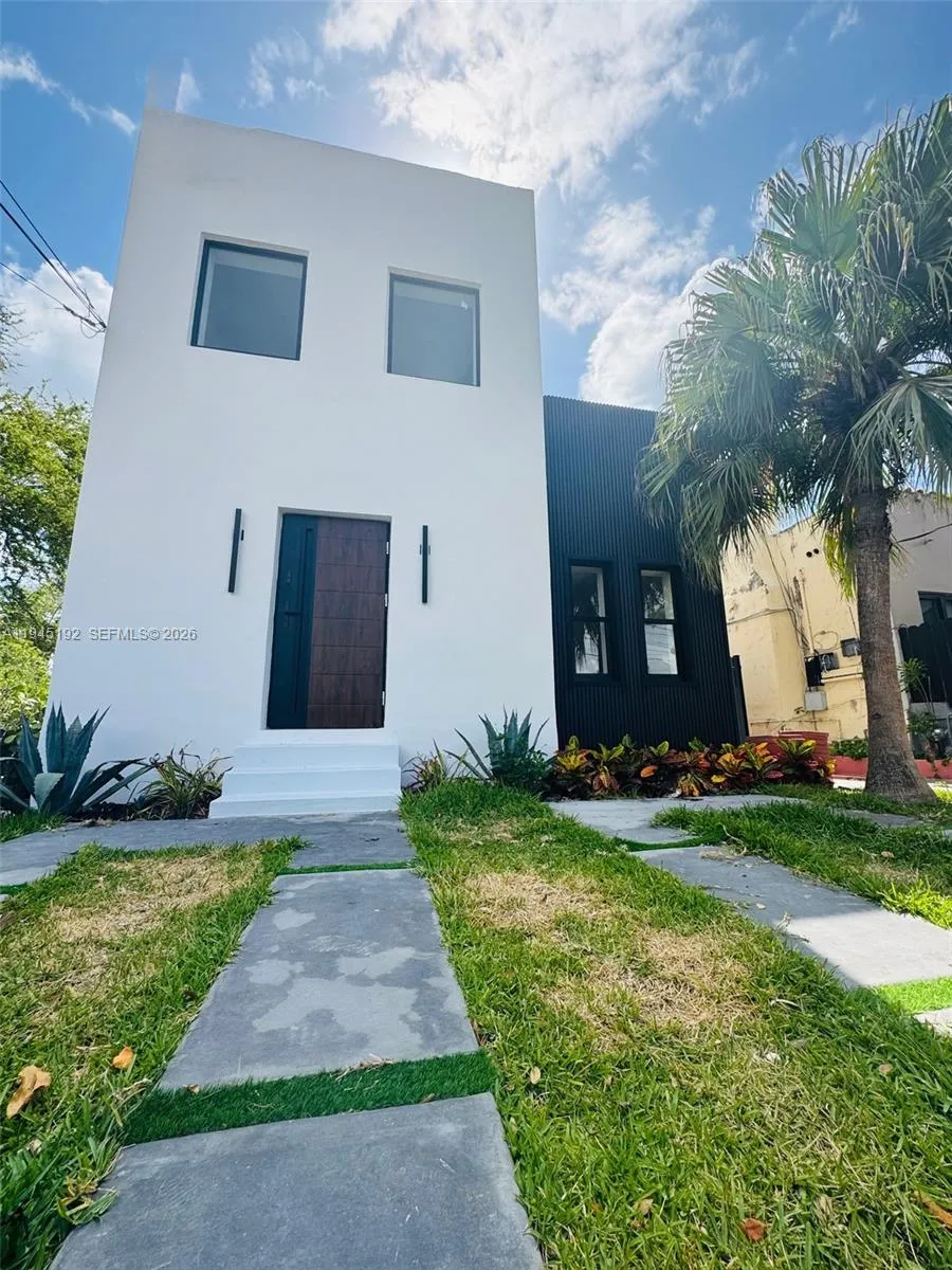 905 SW 13th Ct, Miami FL 33135