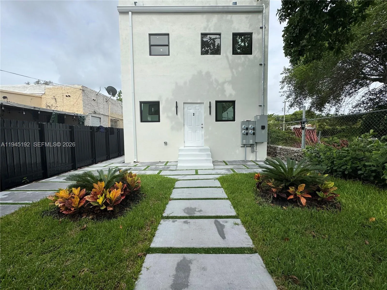 905 SW 13th Ct, Miami FL 33135