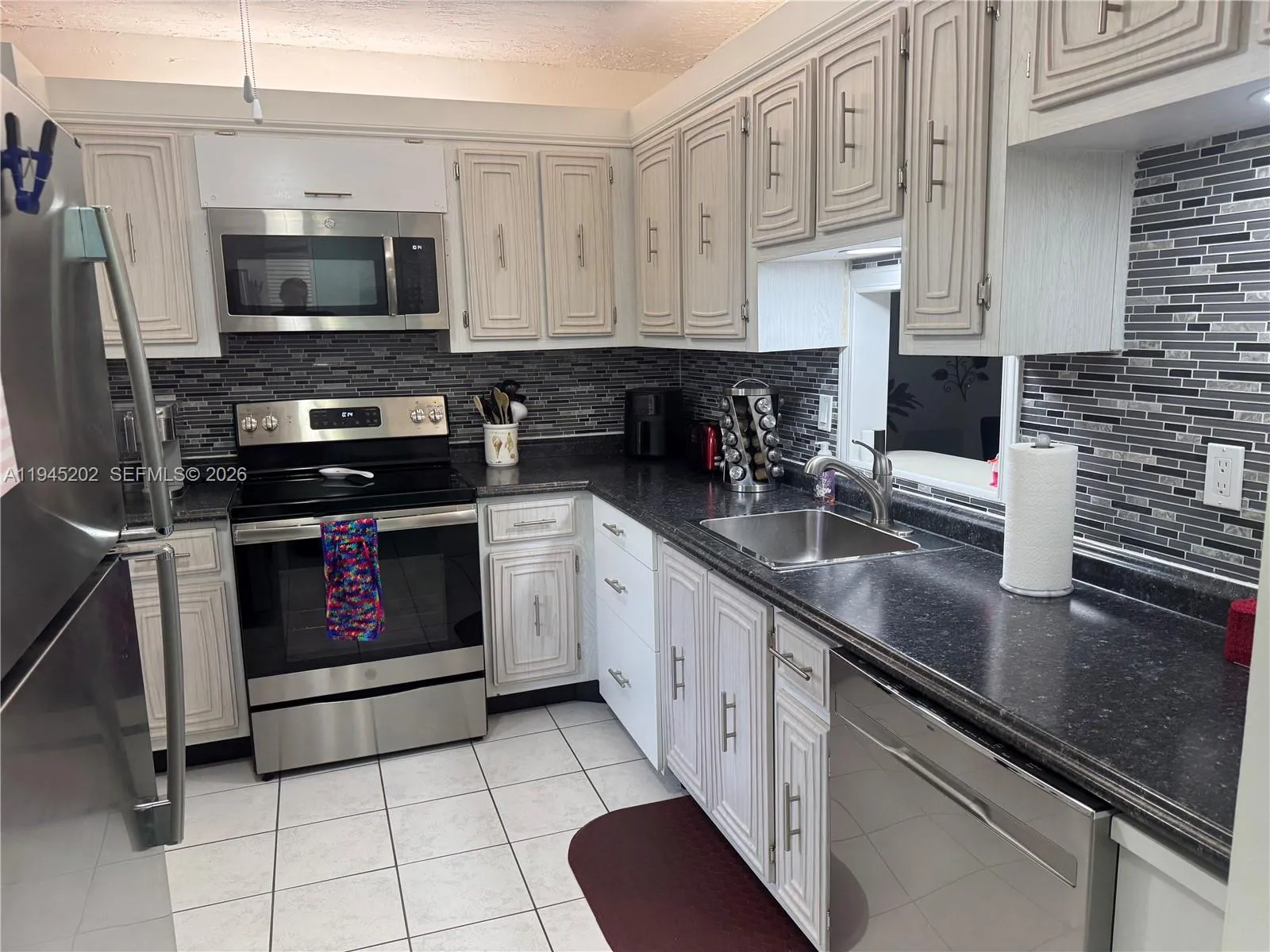 2 bedroom 2 bath for sale at 2861 Somerset Dr # 409, Lauderdale Lakes FL 33311