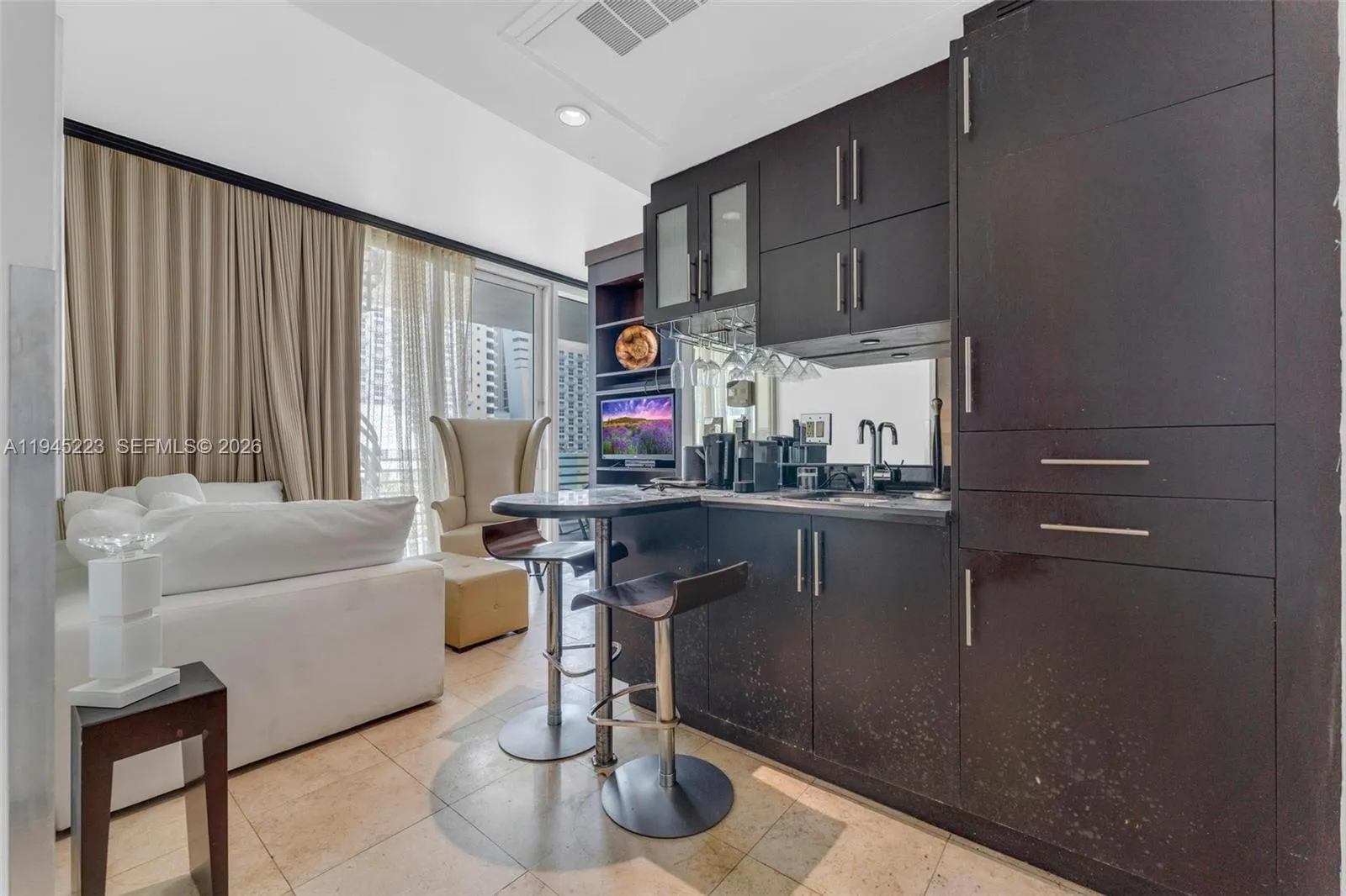 1437 Collins Ave, Miami Beach FL 33139