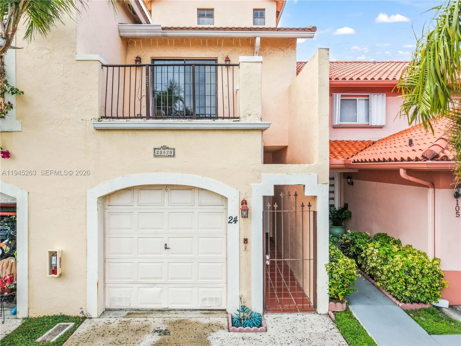 3 bedroom 3 bath for sale at 20820 San Simeon Way # G, Miami FL 33179