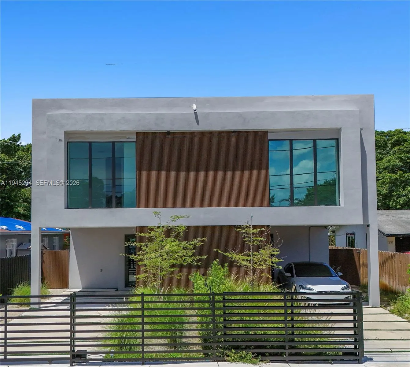 355 NW 50th St, Miami FL 33127