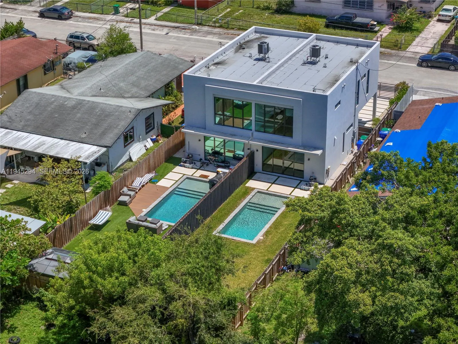 355 NW 50th St, Miami FL 33127