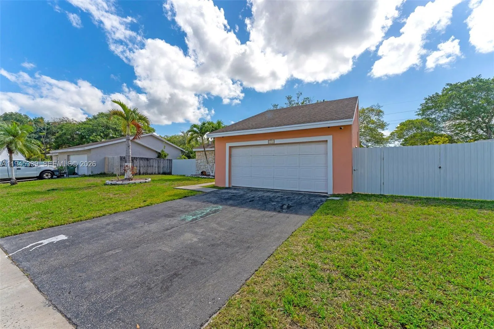 1747 N Goldeneye Ln, Homestead FL 33035