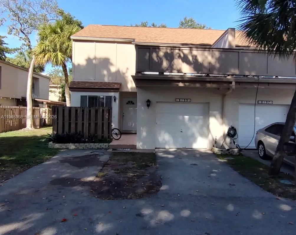 8199 NW 8th Mnr # 1, Plantation FL 33324