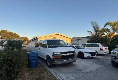 3 bedroom 2 bath for sale at 19800 SW 180th Ave # 117, Miami FL 33187