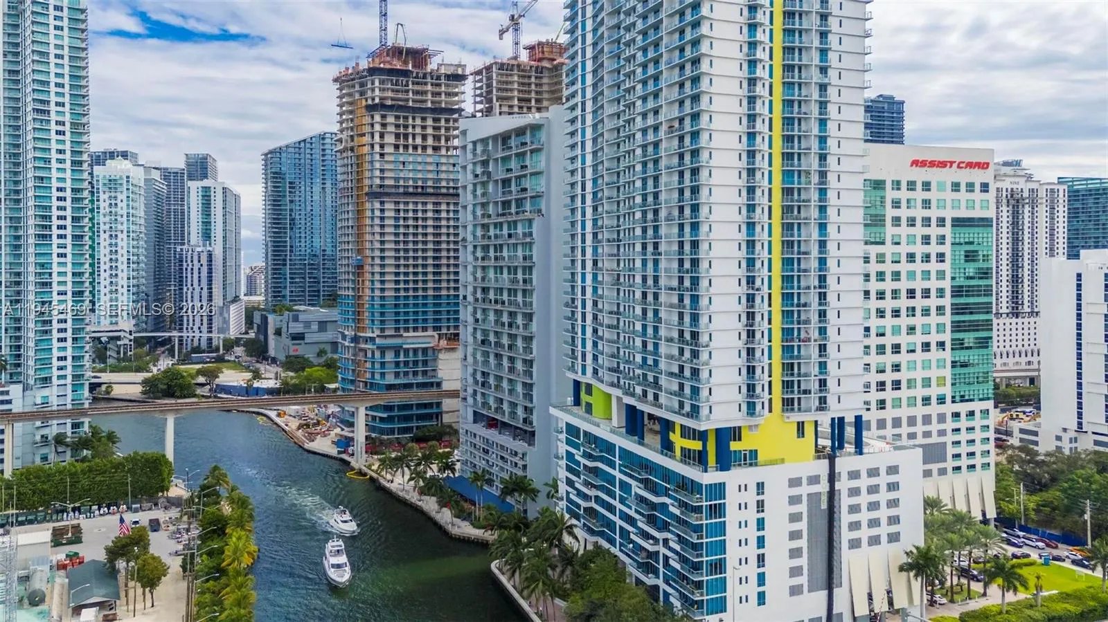 1 bedroom 1 bath for sale at 185 SW 7th St # 3508, Miami FL 33130