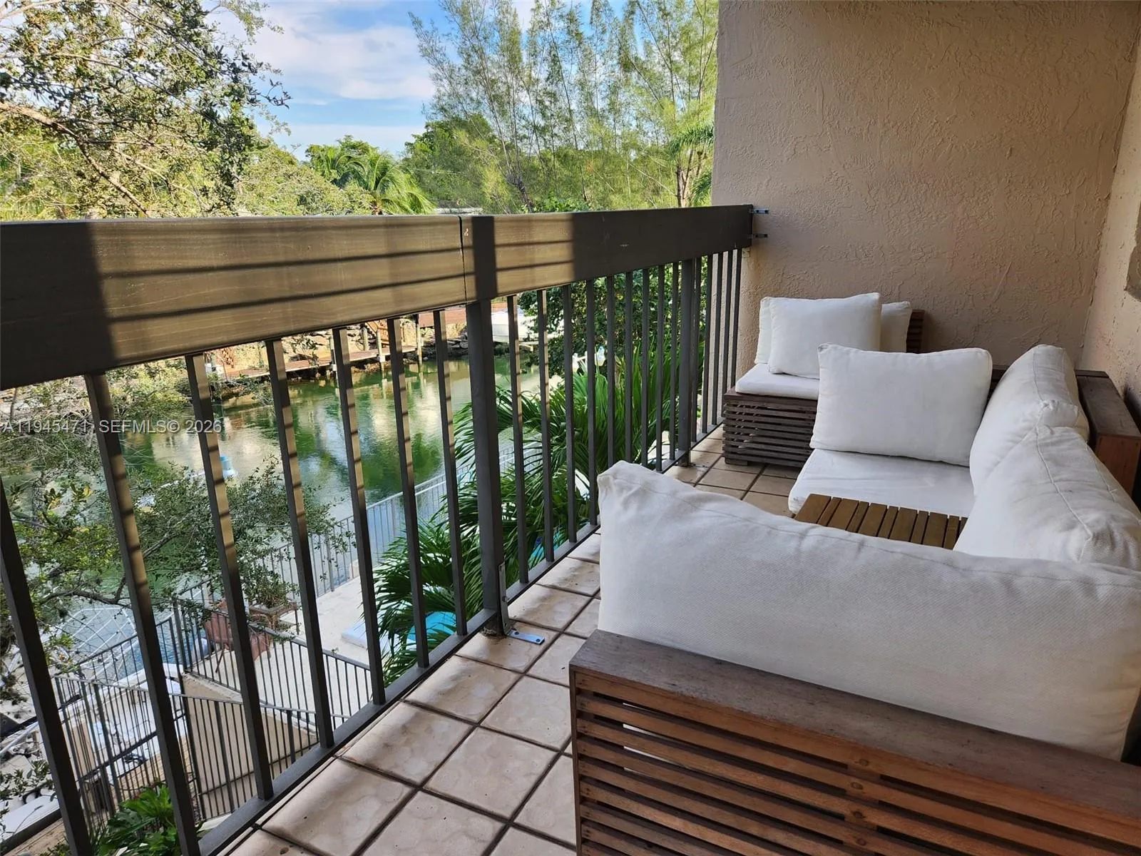 2 bedroom 2 bath for sale at 5201 Orduna Dr # 14, Coral Gables FL 33146