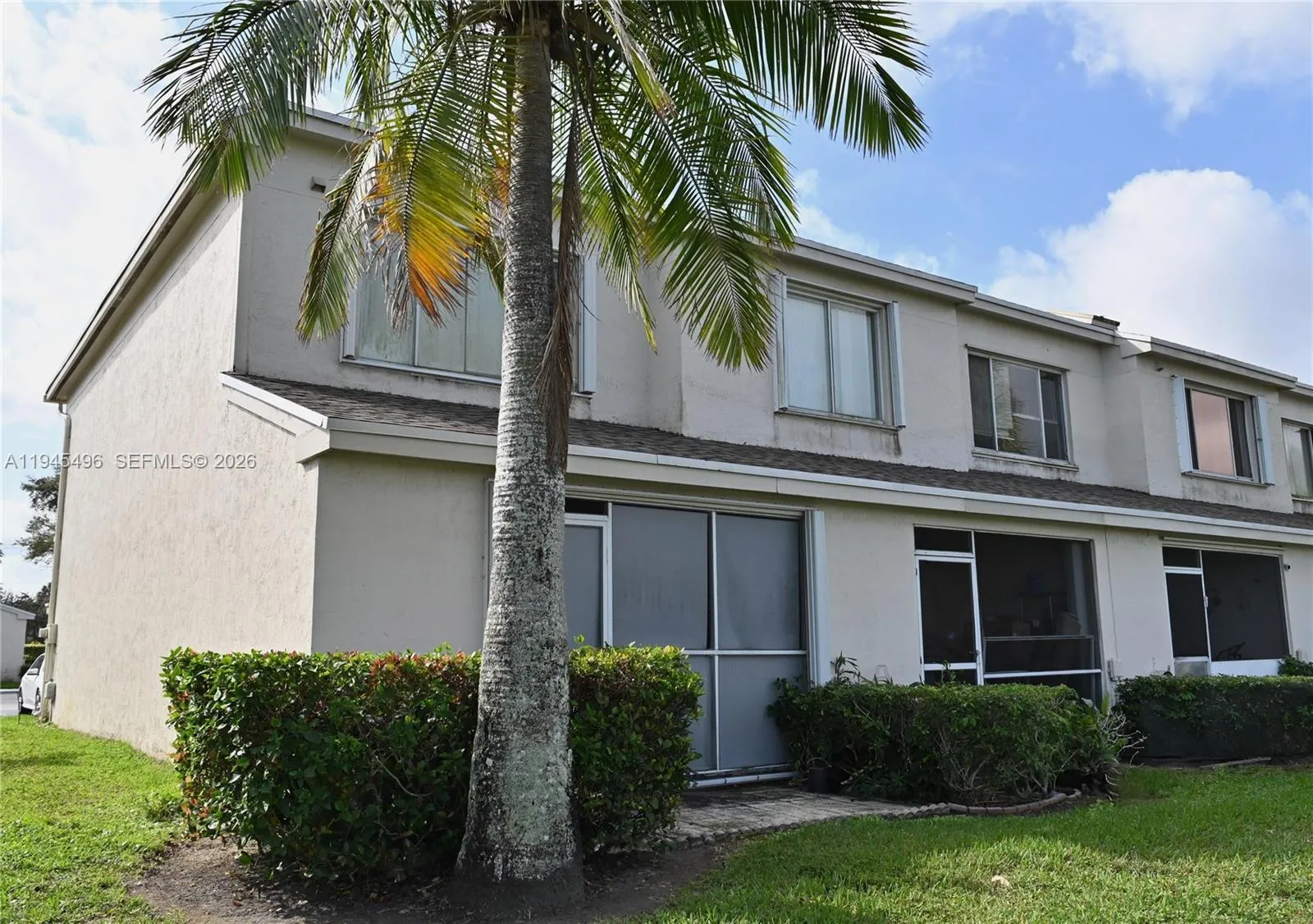 16761 Hemingway Dr, Weston FL 33326