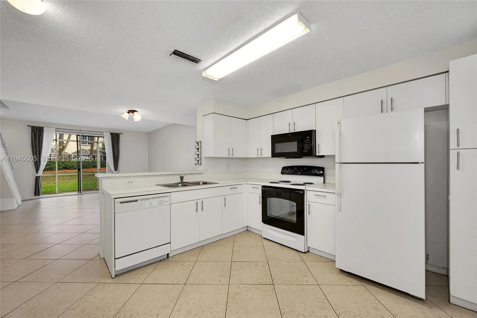1210 Sorrento Dr, Weston FL 33326
