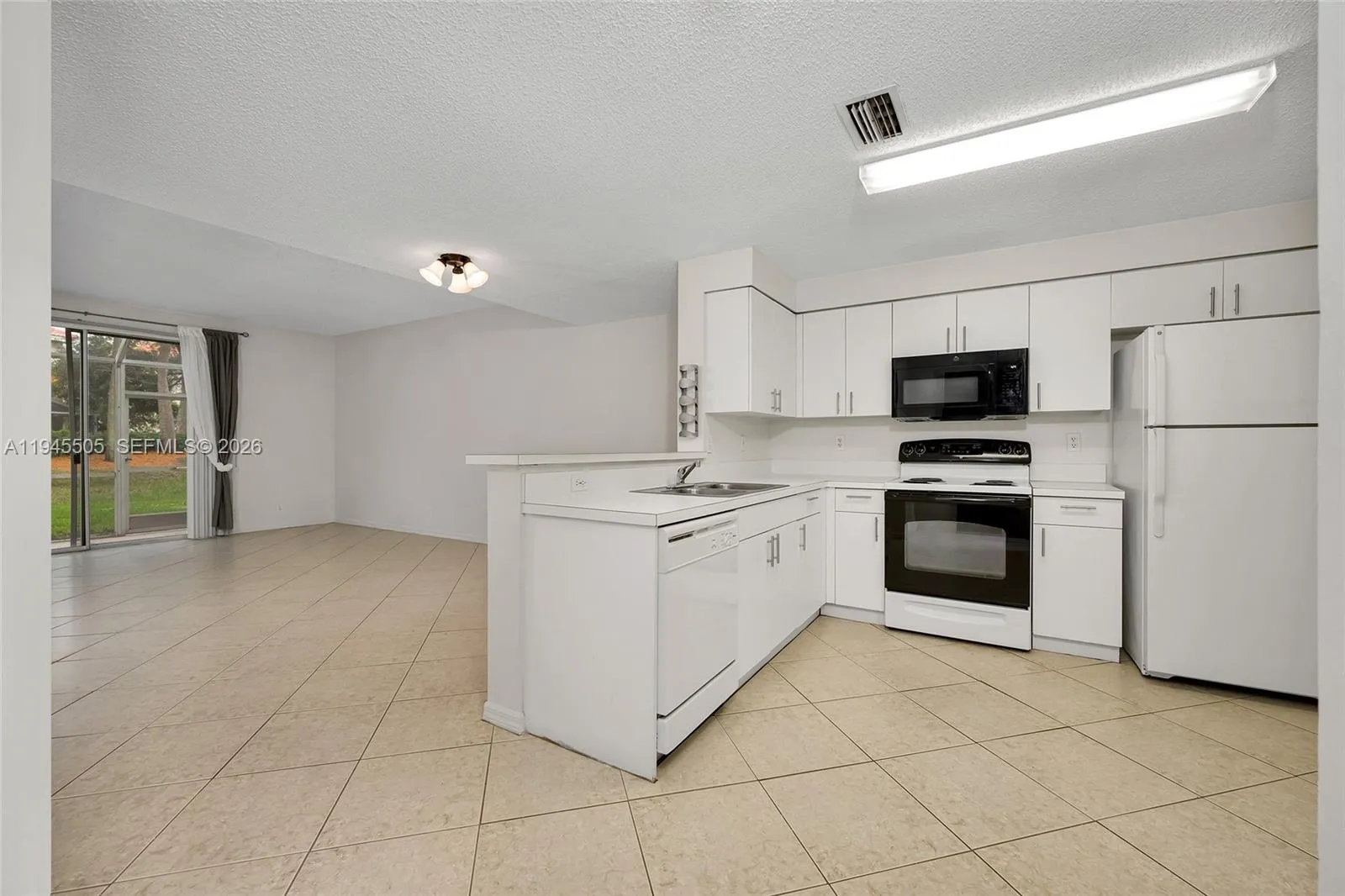 1210 Sorrento Dr, Weston FL 33326