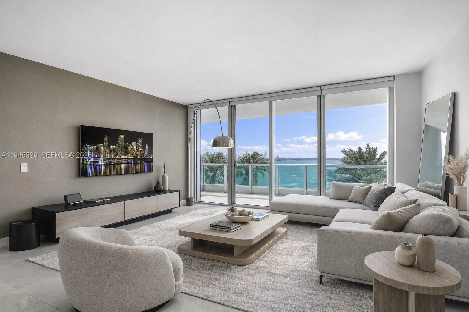 1 bedroom 1 bath for sale at 1331 Brickell Bay Dr # 1007, Miami FL 33131