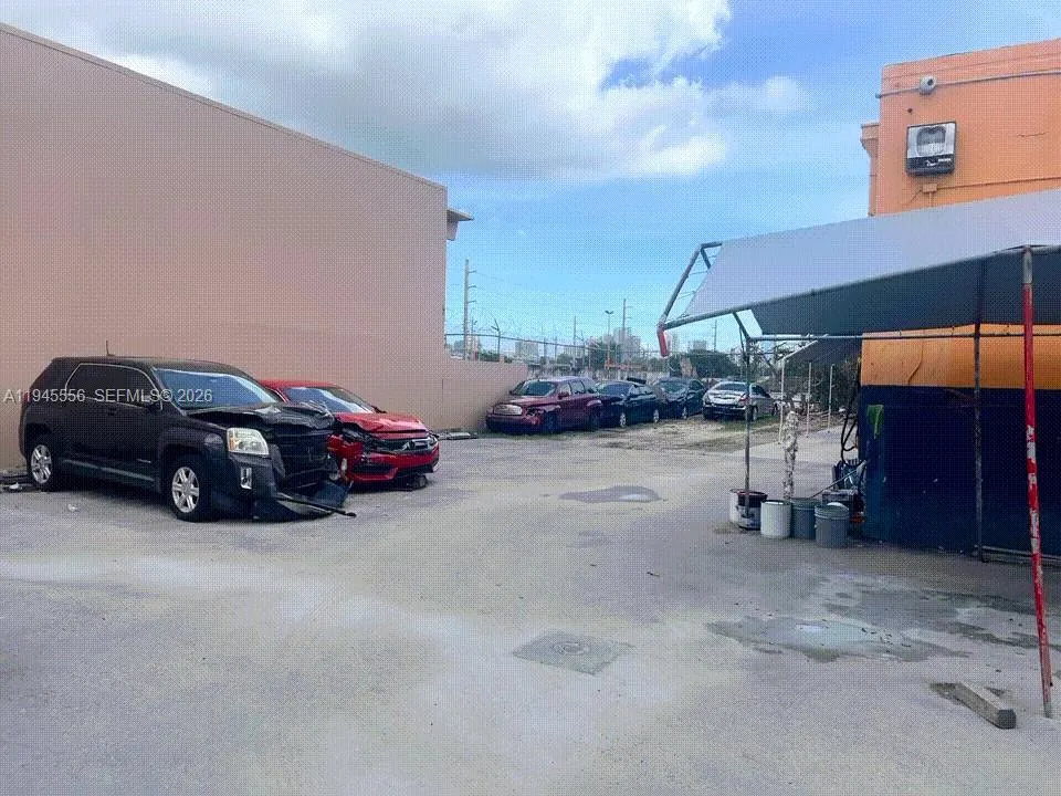 2005 NW 10th Ave, Miami FL 33127