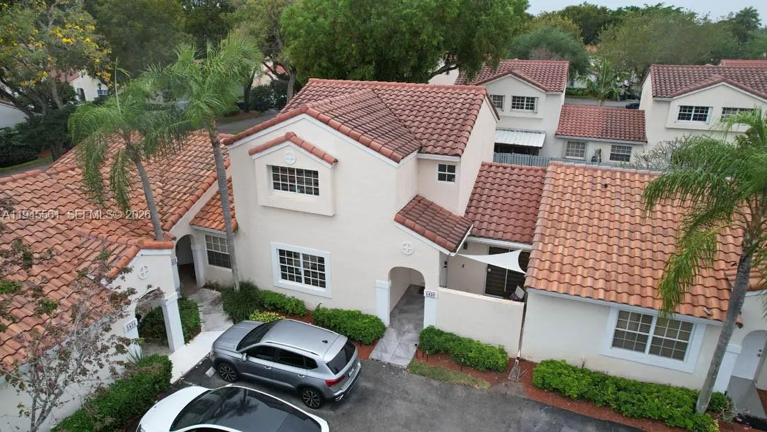 1430 Cottonwood Cir, Weston FL 33326