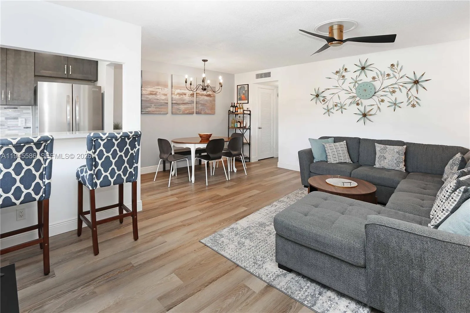 1 bedroom 1 bath for sale at 5300 Washington St # E207, Hollywood FL 33021