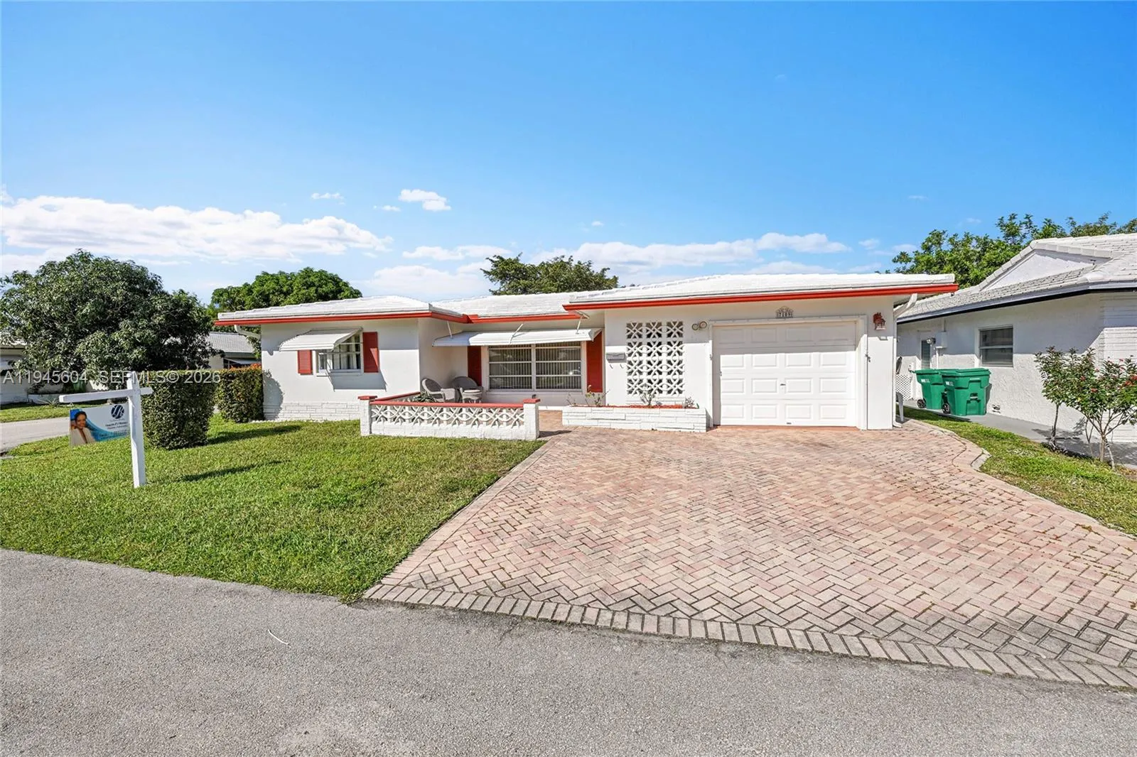 2 bedroom 2 bath for sale at 7109 NW 75th St, Tamarac FL 33321