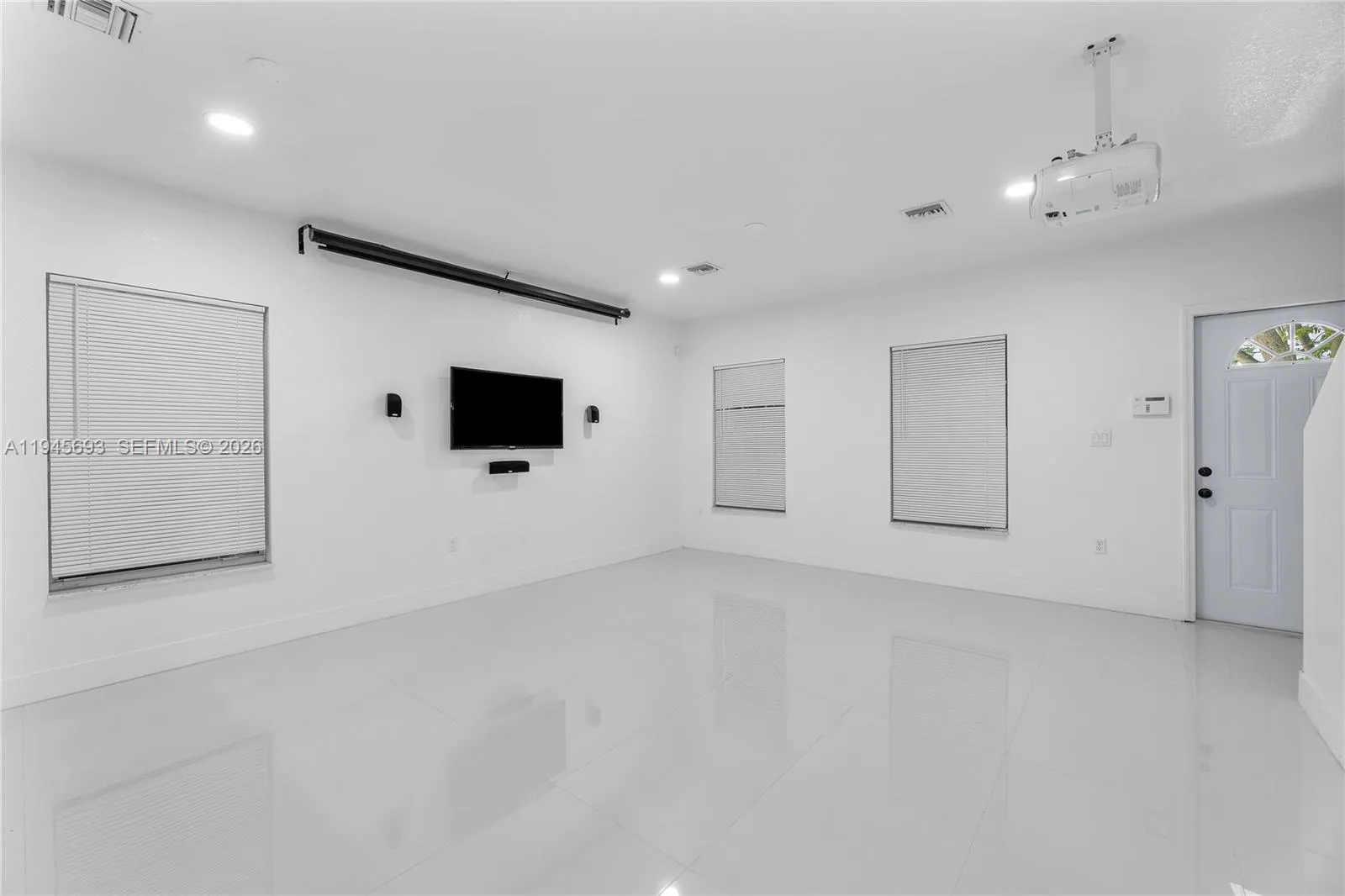 1541 NW 1st Ct, Miami FL 33136