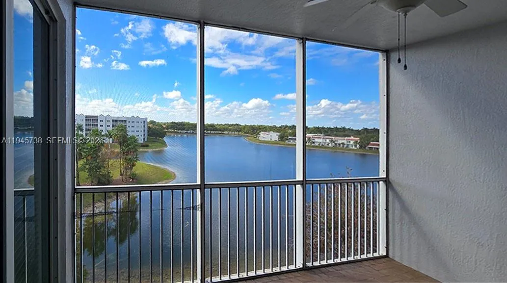 3 bedroom 2 bath for sale at 10730 NW 66th St # 502, Doral FL 33178