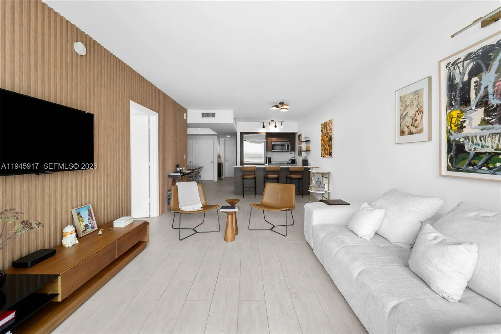 1 bedroom 1 bath for sale at 55 SE 6th St # 2600, Miami FL 33131