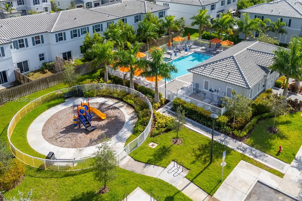 12022 NW 46th St, Coral Springs FL 33076