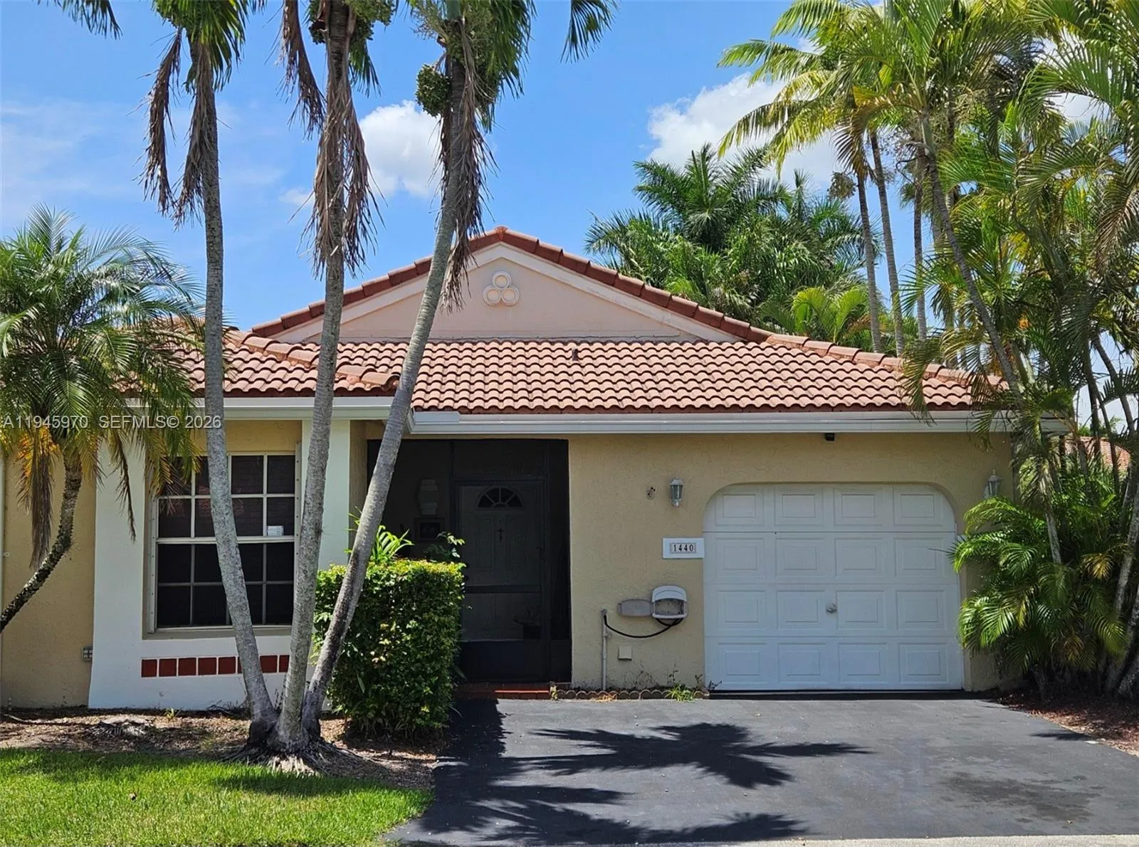 2 bedroom 2 bath for sale at 1440 Garden Rd, Weston FL 33326