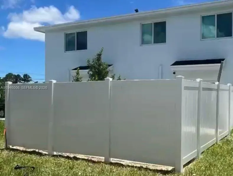 1025 NW 5th St, Florida City FL 33034