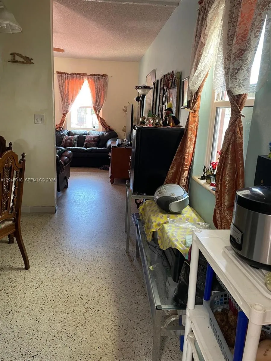 1085 NW 26th St, Miami FL 33127