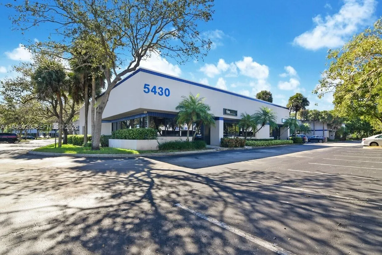 for sale at 5420 NW 33rd Ave # 5, Fort Lauderdale FL 33309