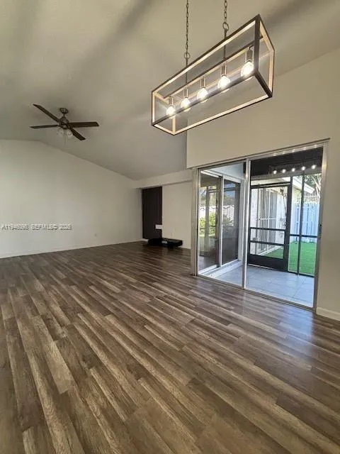 3 bedroom 2 bath for sale at 817 NE 214th Ln # 4, Miami FL 33179