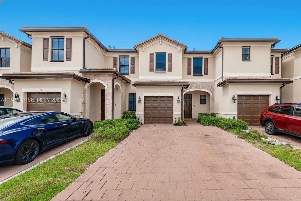3 bedroom 2 bath for sale at 3326 W 112th St, Hialeah FL 33018