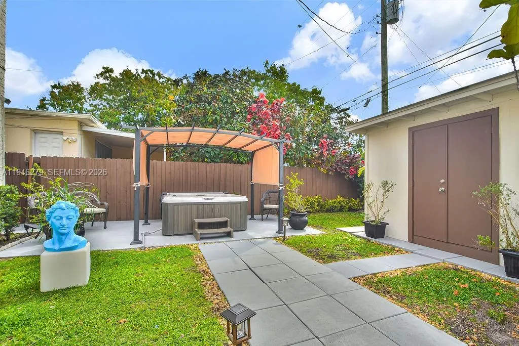 4722 SW 5th St, Coral Gables FL 33134