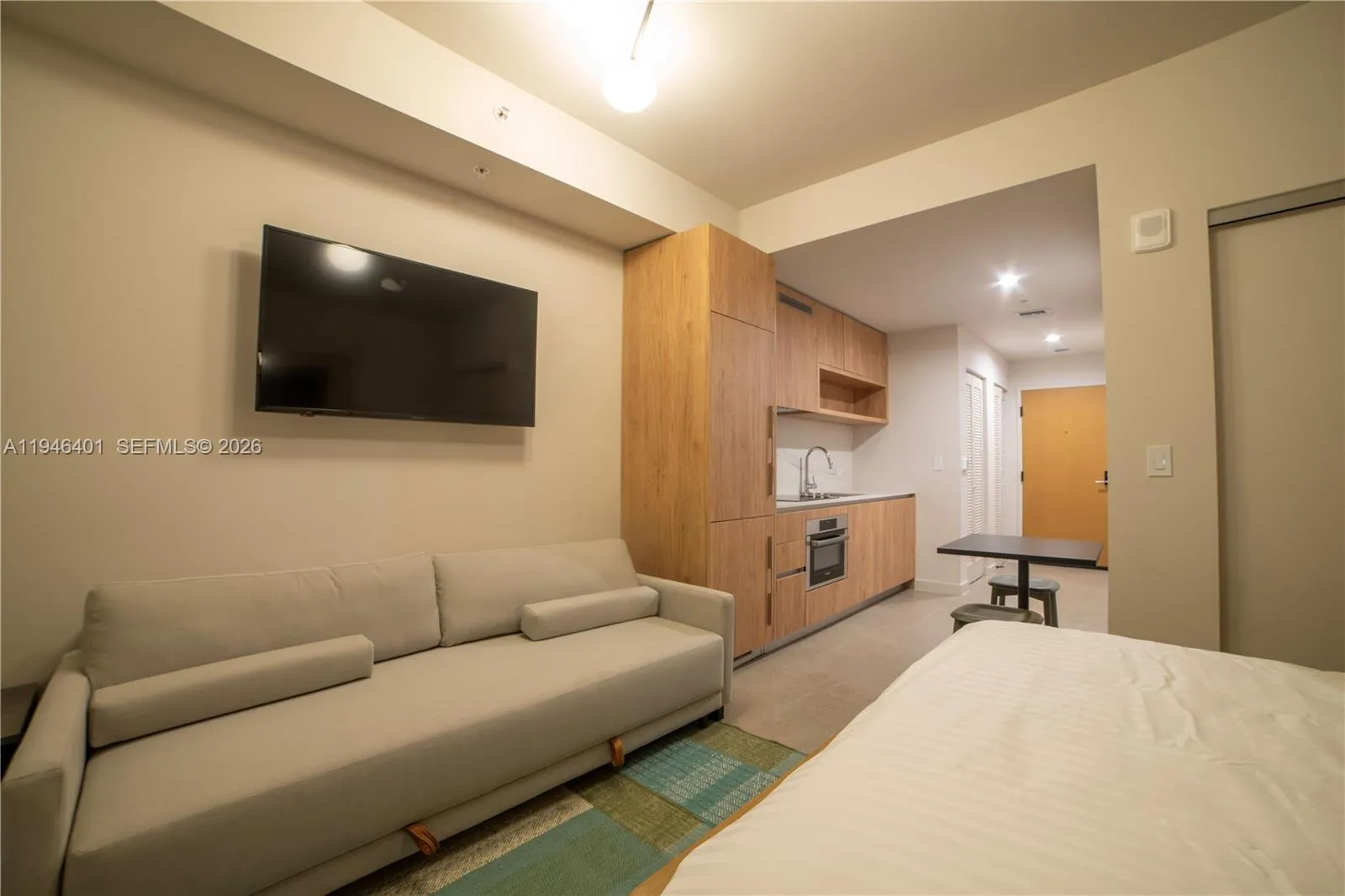 11 NE 6TH # 1908, Miami FL 33132