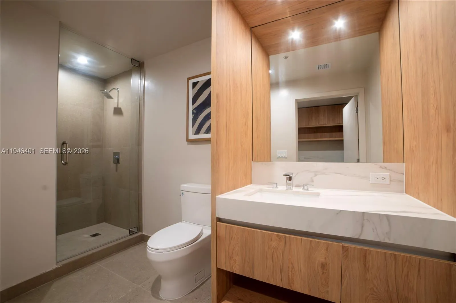 11 NE 6TH # 1908, Miami FL 33132