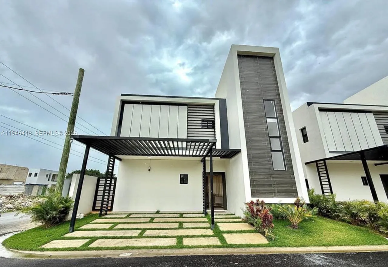 3 bedroom 2 bath for sale at Calle 2da Calle Segunda, FL