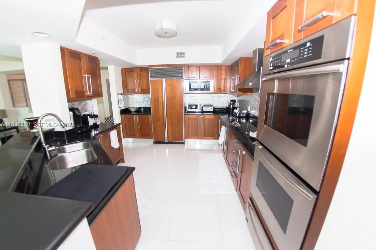 3301 NE 183rd St # 902, Aventura FL 33160