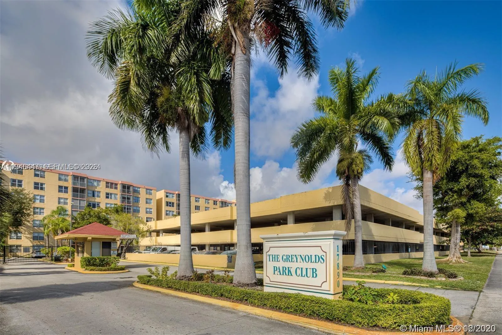 17890 W Dixie # 302, Miami FL 33160