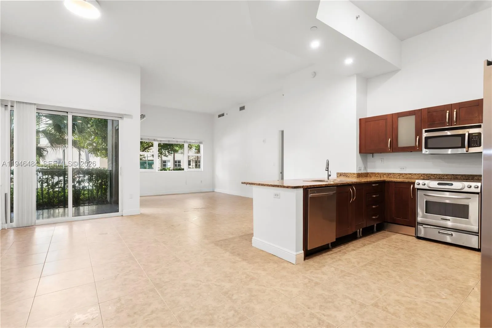 3 bedroom 3 bath for sale at 19900 E Country Club Dr # 104, Aventura FL 33180