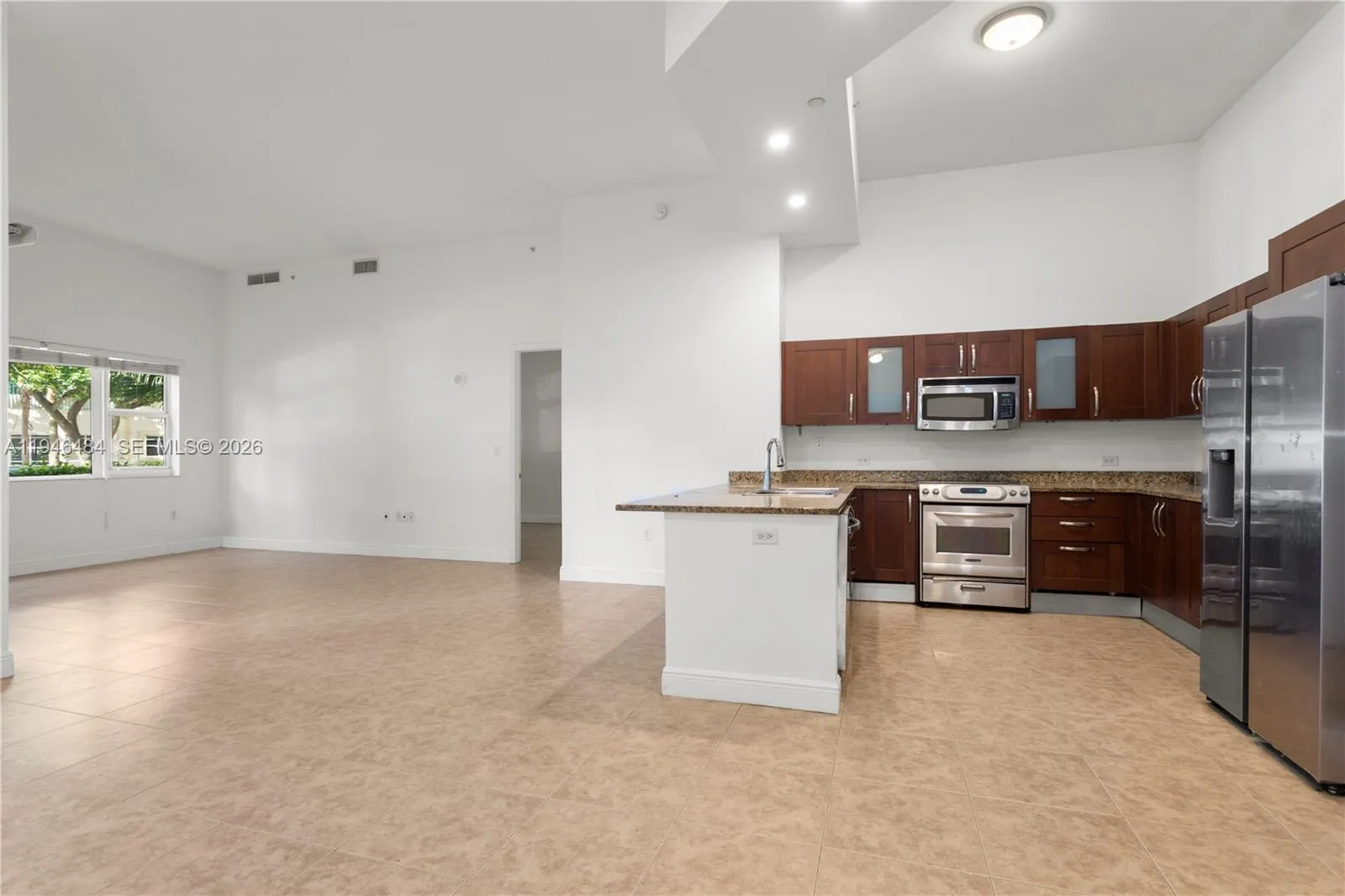 19900 E Country Club Dr # 104, Aventura FL 33180