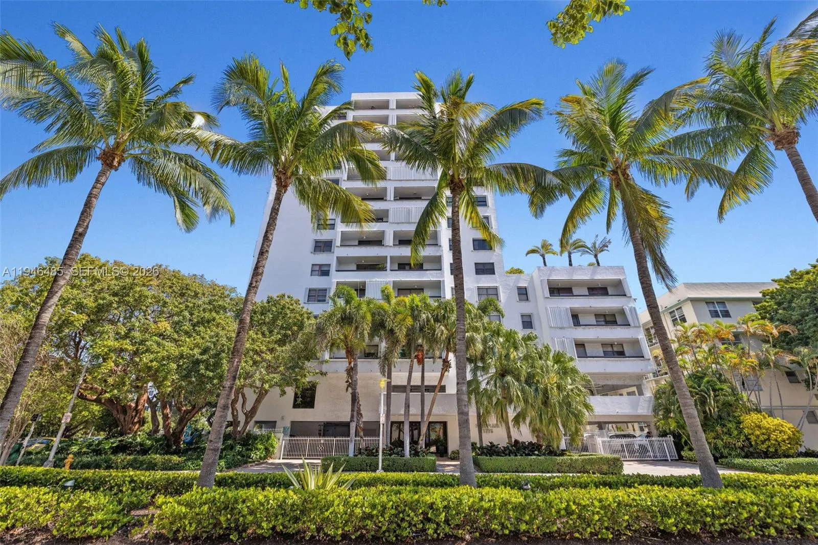 2 bedroom 2 bath for sale at 1775 Washington Ave # 4C, Miami Beach FL 33139