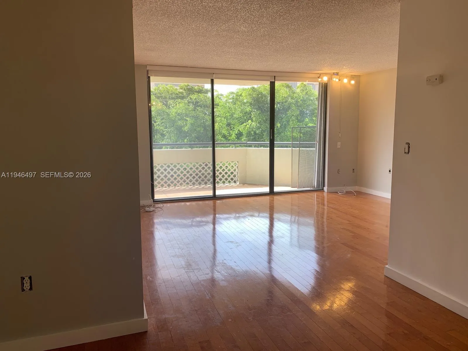 2 bedroom 2 bath for rent at 911 E Ponce De Leon Blvd # 403, Coral Gables FL 33134