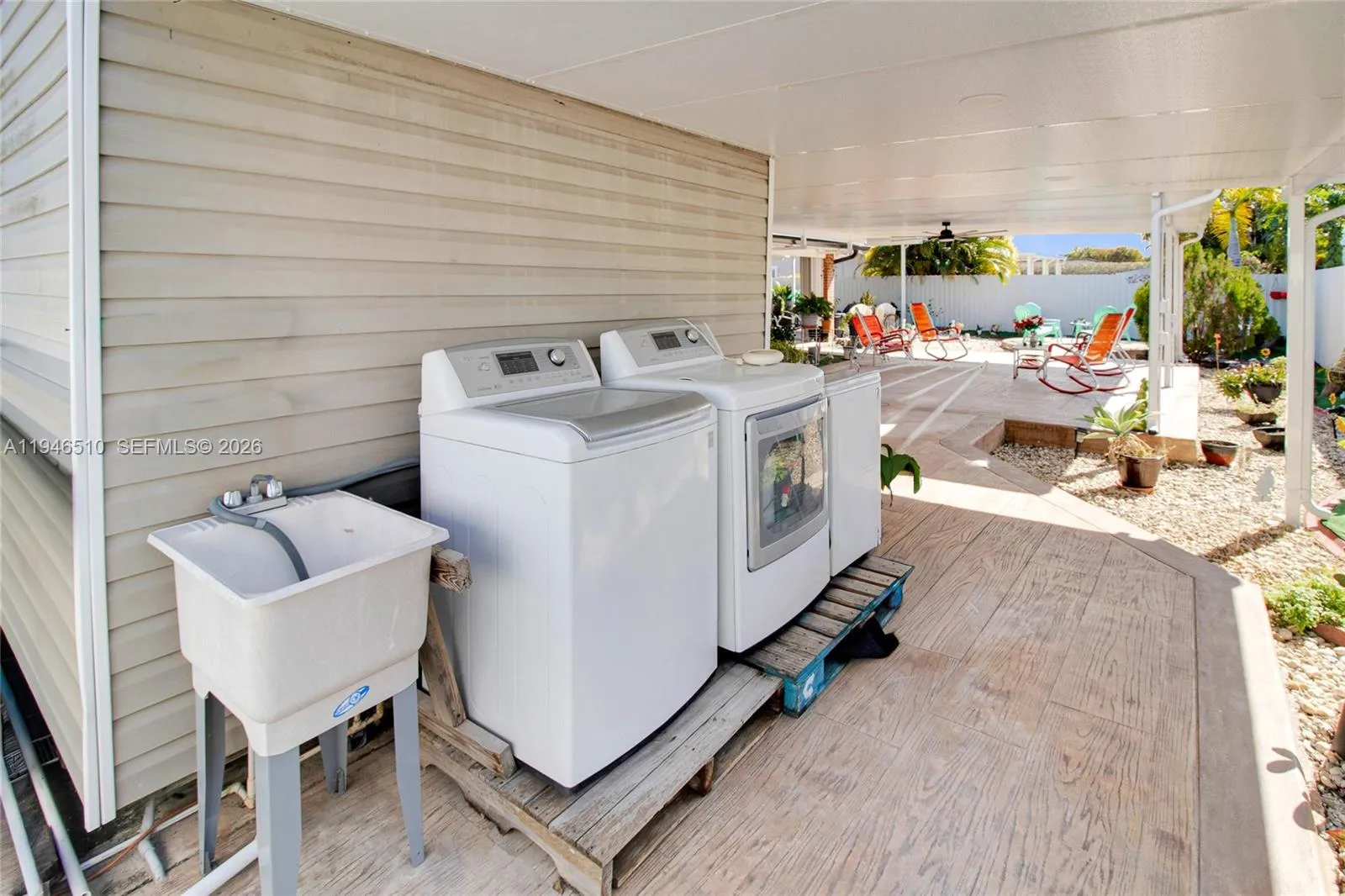 42 NW 132nd Pl, Miami FL 33182