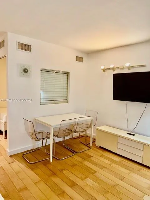 945 Meridian Ave # 3, Miami Beach FL 33139