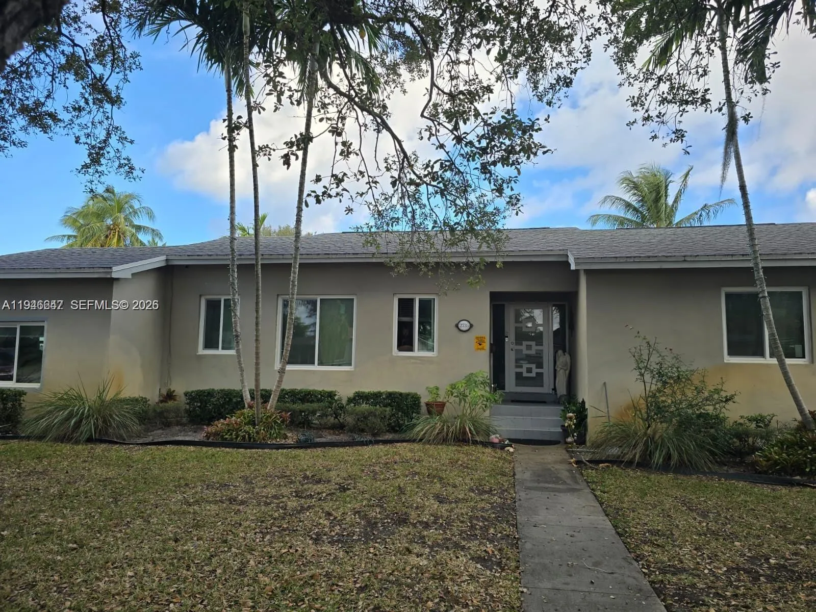 3 bedroom 2 bath for sale at 2733 Washington St, Hollywood FL 33020