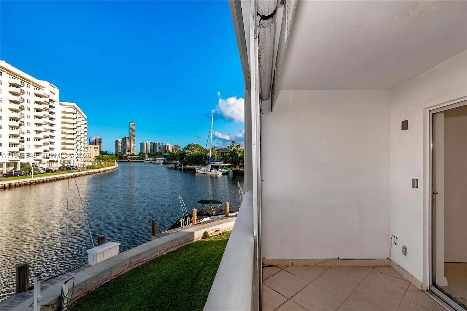 1 bedroom 1 bath for sale at 440 Paradise Isle Blvd # 209, Hallandale Beach FL 33009