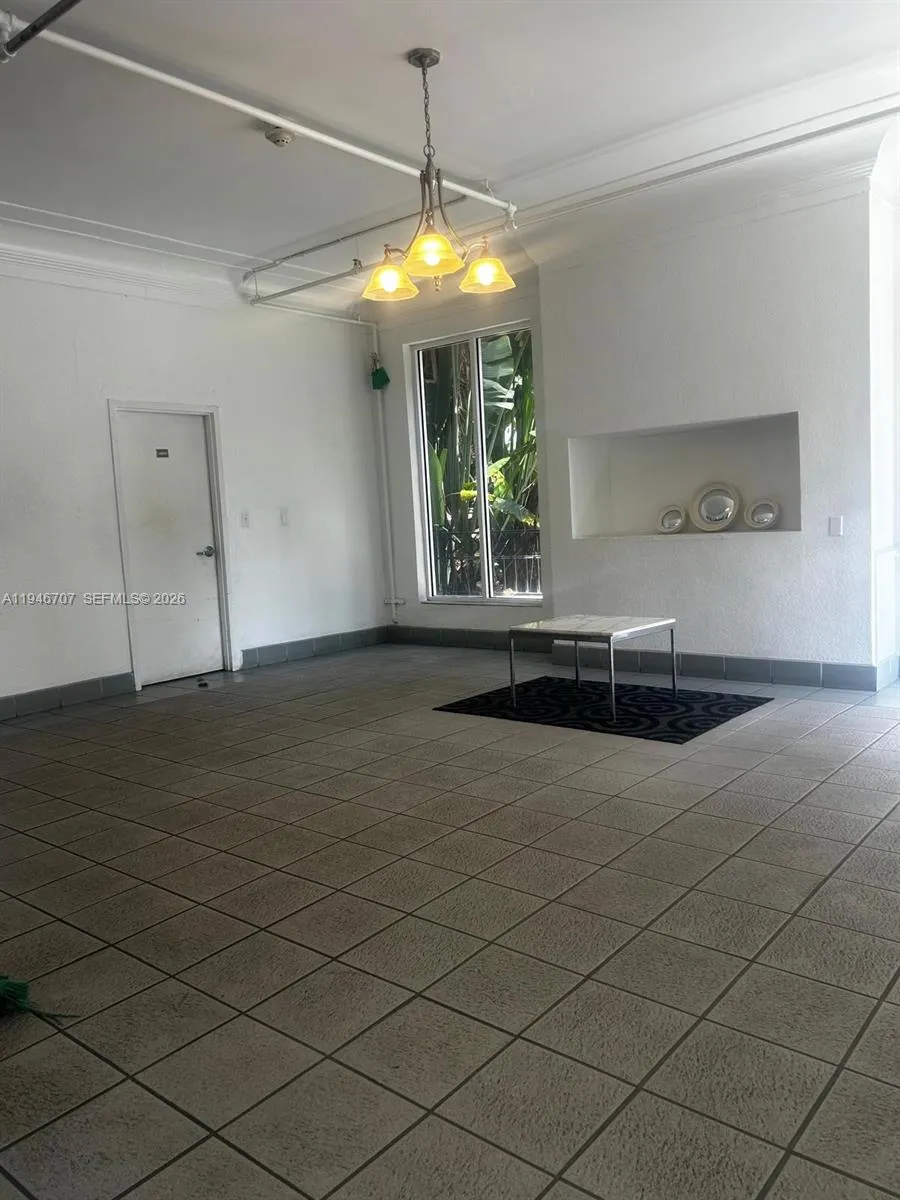 820 Euclid Ave # 206, Miami Beach FL 33139