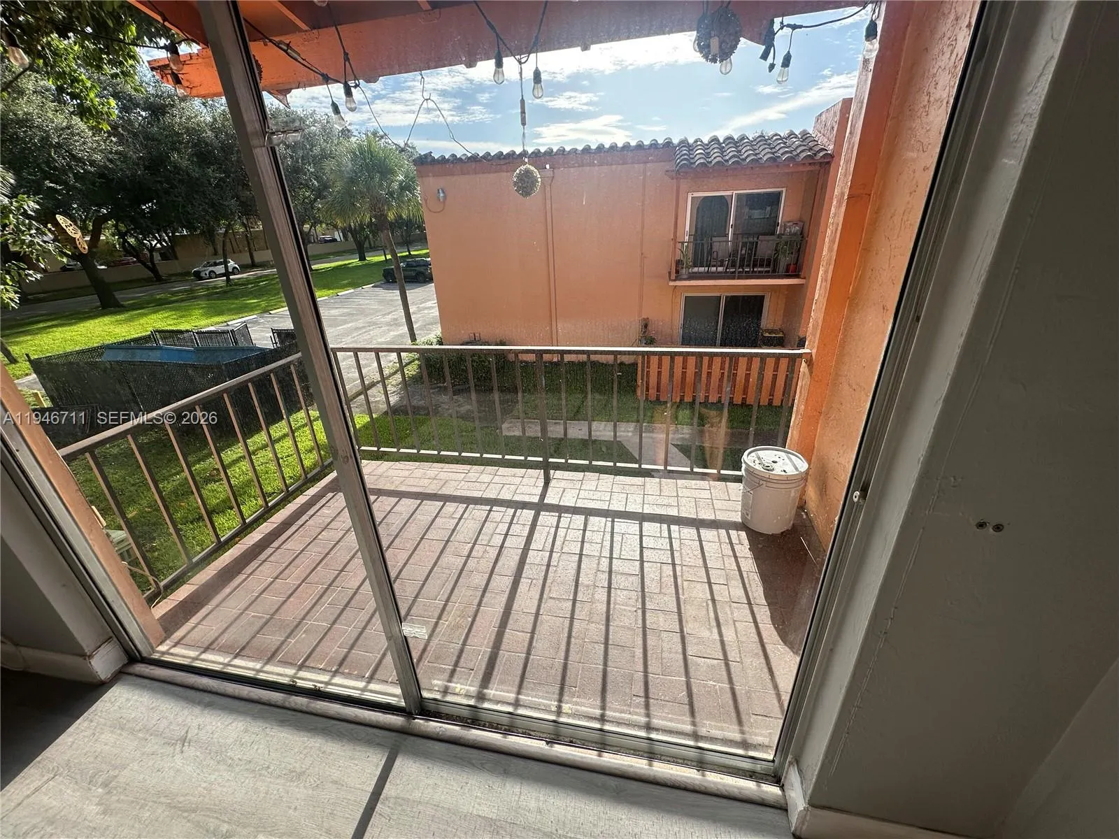 2 bedroom 1 bath for sale at 7200 Fairway Dr. # H10, Miami Lakes FL 33014