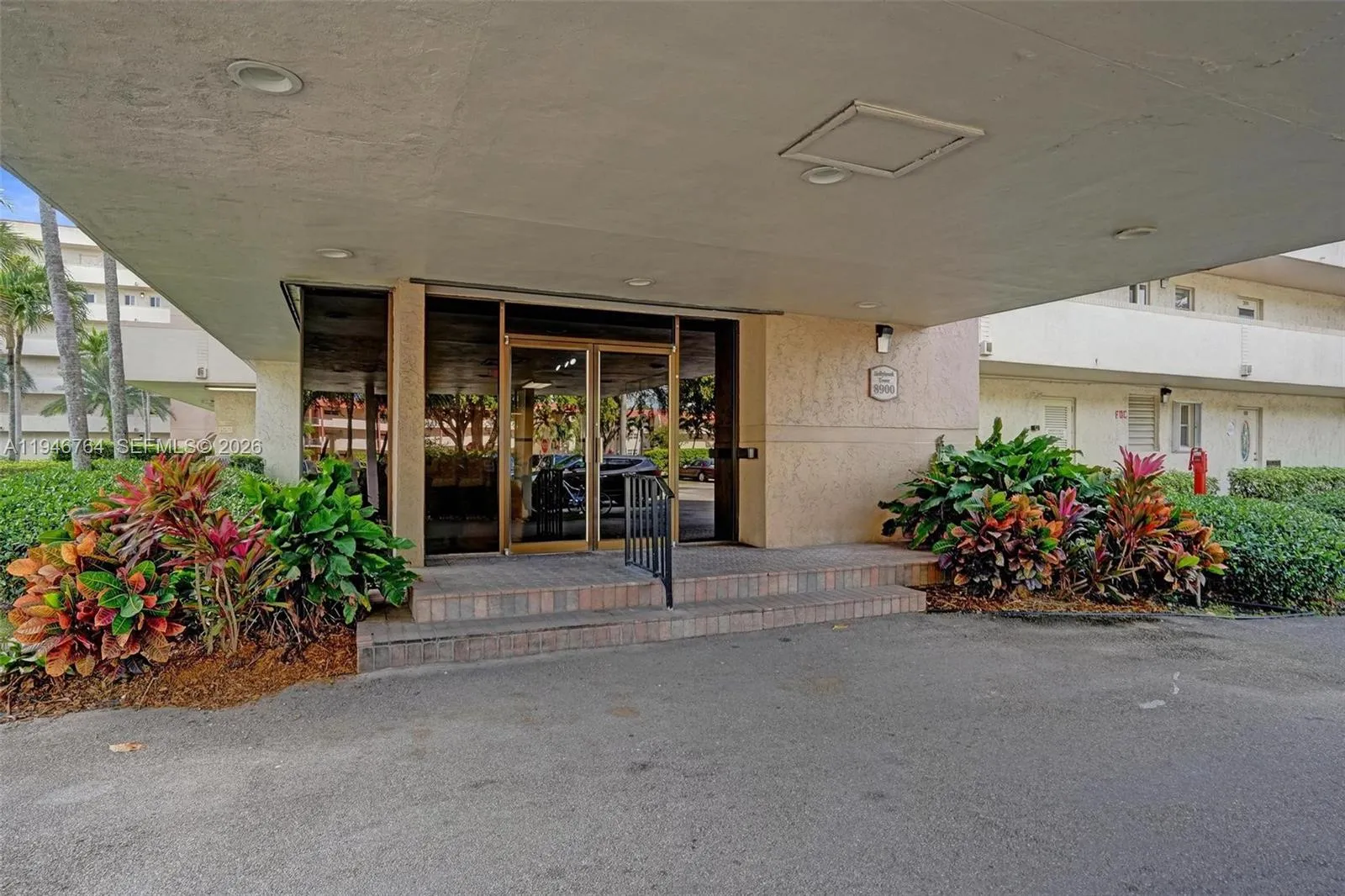 8900 Washington Blvd, Pembroke Pines FL 33025