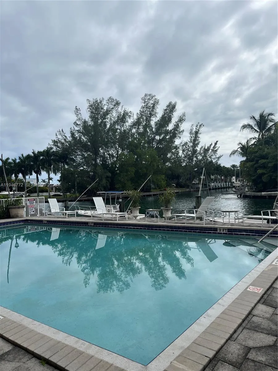2640 NE 135th St # 312, North Miami FL 33181